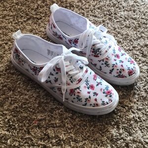 Flowered sneakers